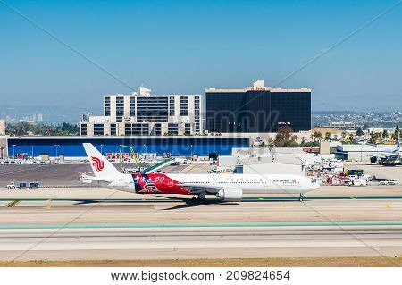 Los Angeles International Airport (lax)