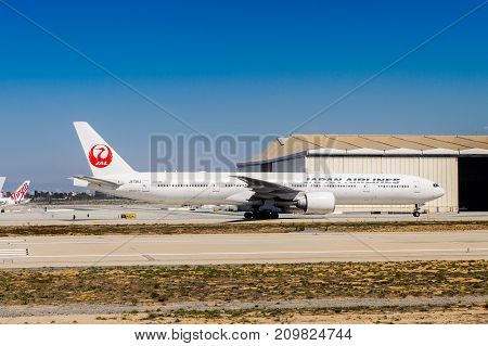 Los Angeles International Airport (lax)