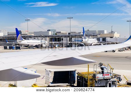 Los Angeles International Airport (lax)