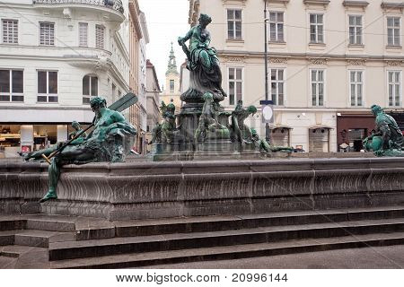 Suihkulähde Donnerbrunnen Wien