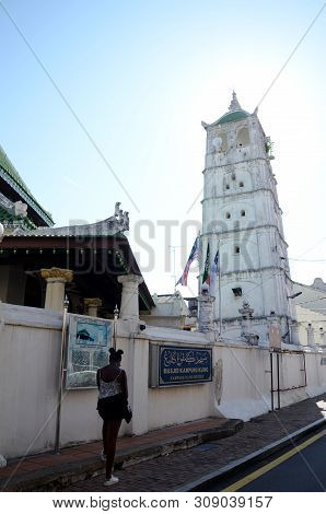 Melaka, Malaysia - 25 Jun, 2019: Soaring Minaret Tower At The 1748-1872 Masjid Kampang Kling Mosque.