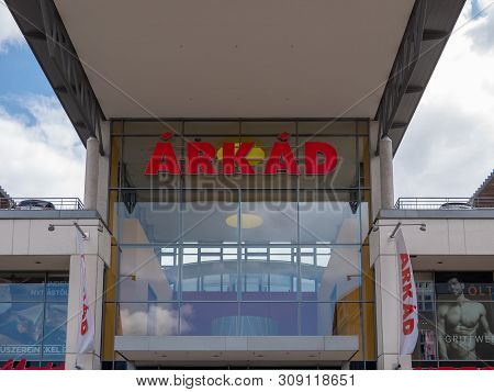 Gyor Hungary 05 07 2019 Entrance To The Arkad Shopping Center In Gyor