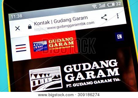 Berdyansk, Ukraine - 10 May 2019: Illustrative Editorial Of Gudang Garam Website Homepage. Gudang Ga
