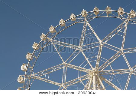 quarter-view-of-giant-ferris-wheel