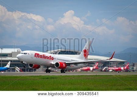 Kota Kinabalu,sabah,malaysia-july 2,2019:malindo Air Airlines Boeing 737-800 Aircraft At Kota Kinaba