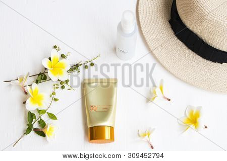 Natural Cosmetics Sunscreen Spf50 And Collagen Water Spray Health Care For Skin Face Of Lifestyle Wo