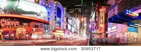 นิวยอร์กซิตี้ NY - 12 dec:42 ถนนจราจรและโฆษณาเมื่อ 12 ธันวาคม 2011 ในยอใหม่