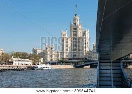 Moscow, Russia - May 6, 2019: A View Of The High-rise On Kotelnicheskaya Embankment And A Lot Of Ple