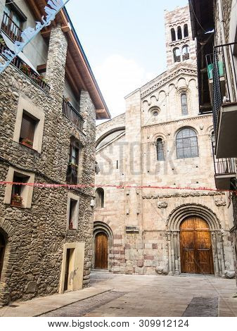 The Cathedral Of Santa María De Urgel Is Romanesque In Style And Dates Back To The 12th Century. Seo
