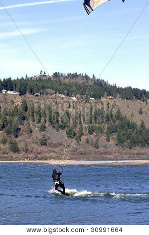 Wind Surfer cavalcando il vento, Hood River o.