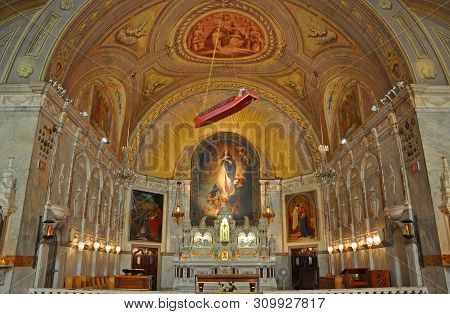 Montreal - Aug. 4, 2011: Notre-dame-de-bon-secours Chapel, Montreal, Quebec, Canada. It Is One Of Th