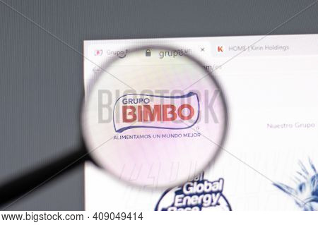 New York, Usa - 15 February 2021: Grupo Bimbo Website In Browser With Company Logo, Illustrative Edi