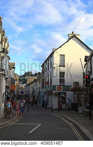 Looe (england), Uk - August 22, 2015: Looe Village, Cornwall, England, United Kingdom.