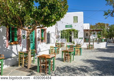 Folegandros, Greece - September 23, 2020: Small Square With Church And Restaurants In Chora On Foleg