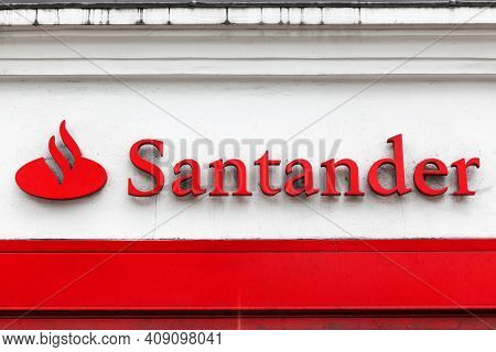 London, United Kingdom - September 25, 2019: Santander Logo On A Wall. Santander Is A Spanish Multin