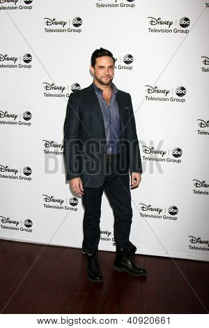 LOS ANGELES - 10 มกราคม: Brandon Barash เข้าร่วมปาร์ตี้ ABC TCA หนาว 2013 แลงแฮมโฮฮันติงตัน