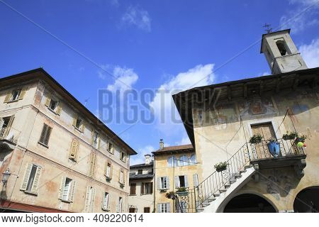 Orta San Giulio (no), Italy - September 02, 2019: Palazzo Della Comunita In  Piazza Motta, Orta, Nov