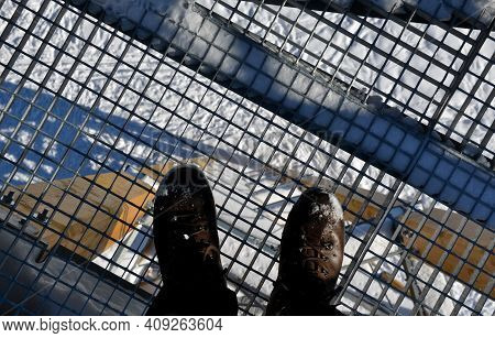 Gray Grille Transparent Viewing Platform Construction With High Resistance To Deformation Even Under