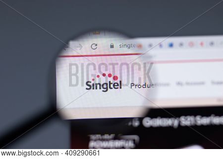 New York, Usa - 17 February 2021: Singtel Logo Close Up On Website Page, Illustrative Editorial