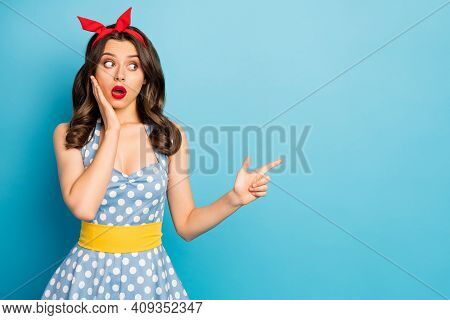 Astonished Crazy Girl Look Indicate Demonstrate Incredible Discounts Ads Impressed Choose Decide Poi