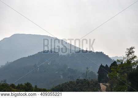 Beautiful And Scintillating Ridges Of Himalayan Mountain In Darjeeling