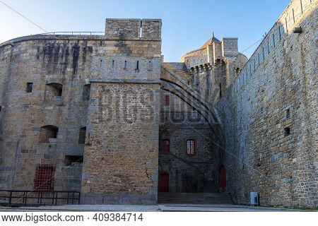 Saint-malo, France - August 25, 2019: Tour Quic-en-groigne And Tour Des Dames Of The Castle Which No