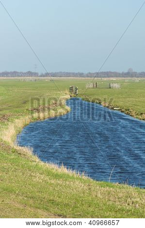Paisagem holandesa com prados vala e grama