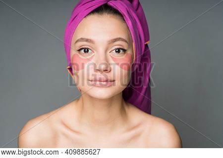 Wrapping Her Head With A Tighter Girl With Hugging Shoulders Pasted Patches Under Her Eyes. High Qua