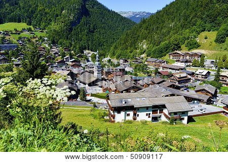La Clusaz village