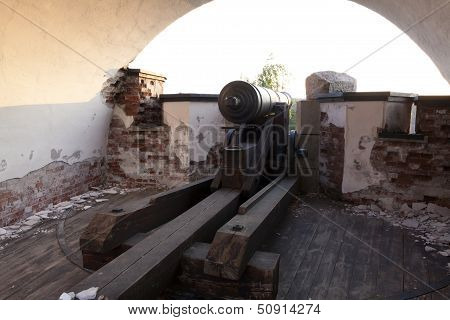 Bomarsund fortress in ruins. Elderly gun.