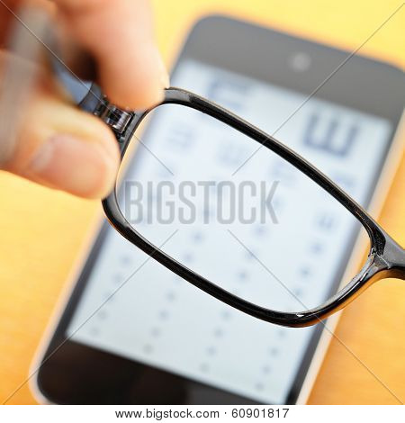 Eyechart on mobile with eyewear