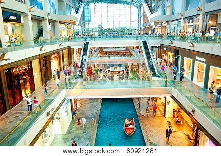 Shopping Mall In Marina Bay