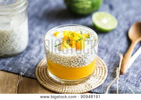Chia With Mango Pudding