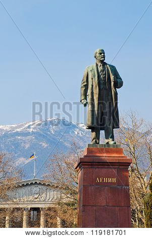 Kiev, Ukraine: October, 2013 - Soviet monument to Shevchenko in Kiev, Ukraine, erected in 1939