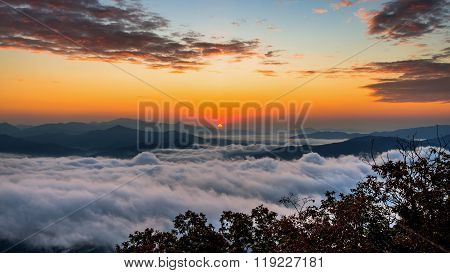 Seoraksan Mountains Is Covered By Morning Fog And Sunrise In Seoul,korea.