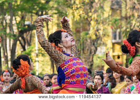 Young Girl Dancers Perforimg At Holi (spring) Festival In Kolkata.