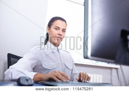 businesswomen in the offece