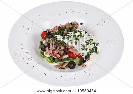 Fish Tuna Salad With Green French Bean, Lettuce, Tomatoes, Olives.
