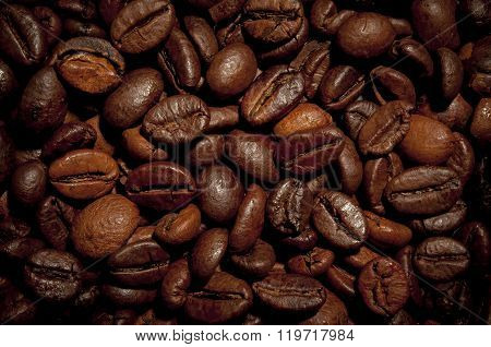 Background of roasted coffee beans.