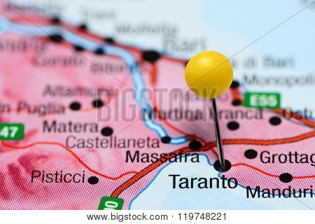 Taranto pinned on a map of Italy