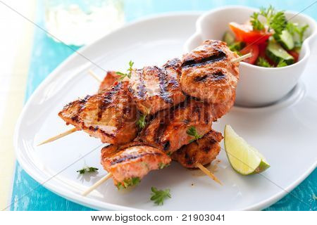 ยัง masala ไก่อร่อยกับสลัดผัก