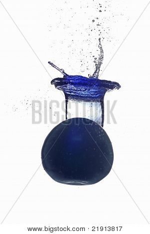 Esplosione palloncino di acqua