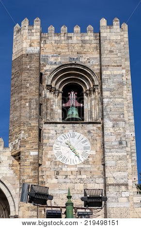 Crenelated tower of the Lisbon Cathedral is a relic from the Reconquista period when the cathedral could be used as a base to attack the enemy during a siege.