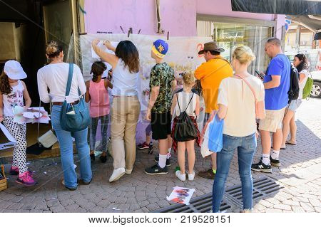 Graffiti Workshop For Children And Parents In Tel Aviv