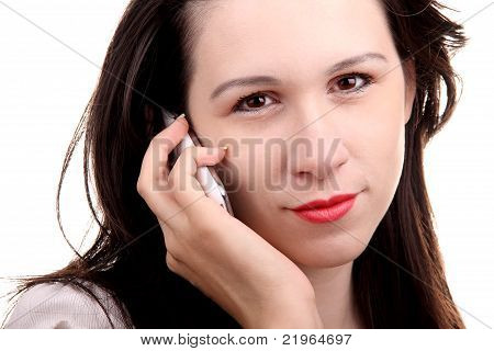 Jeune fille parler sur un téléphone mobile