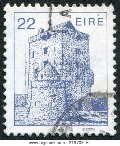IRELAND - CIRCA 1982: A stamp printed in the Ireland shows Aughnanure Castle Oughterard circa 1982