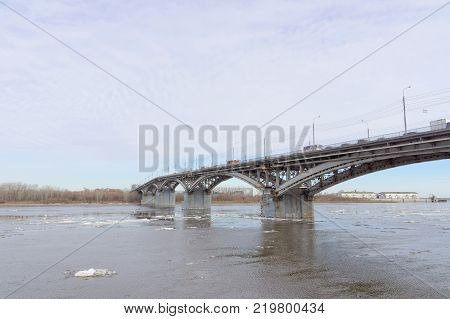 Nizhny Novgorod, Russia. - March 24.2017. Canavinsky bridge over the river Oka. The flow of cars going along the bridge.
