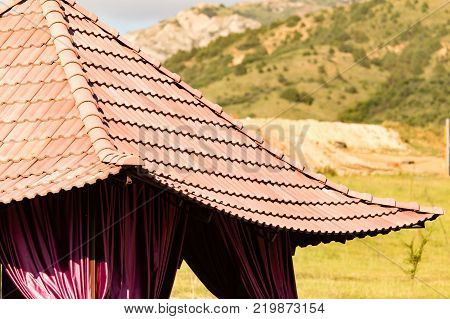 The roof of a house in Chinese style .