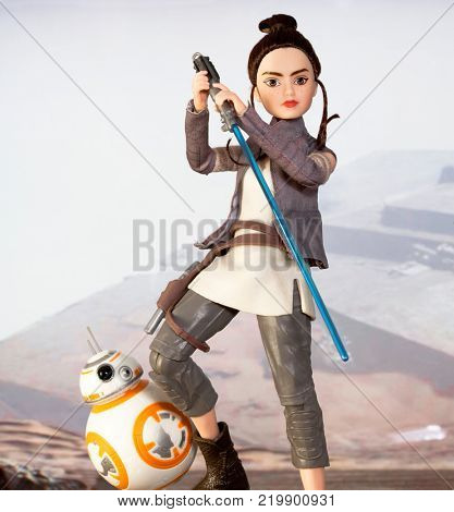 Scene depicting Rey discovering the force wielding a lightsaber while training as a Jedi with the droid BB-8 - Hasbro Forces of Destiny action figure