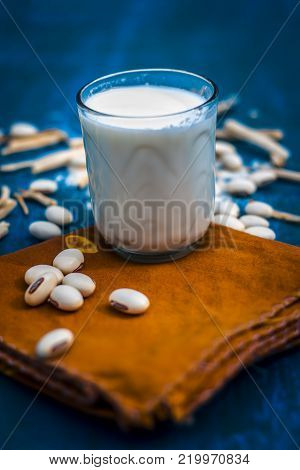 Close Up Of Two Ayurvedic Herbs I.e. Cowhage,kuanch,mucuna Pruriens And Satavari,asparagus Racemosus